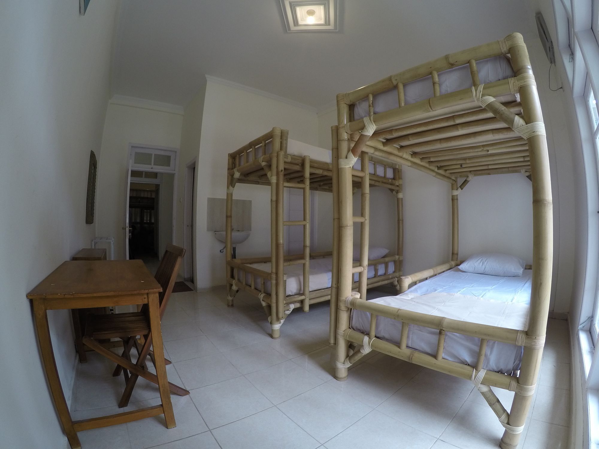 Palmyra Hostel Malang Extérieur photo